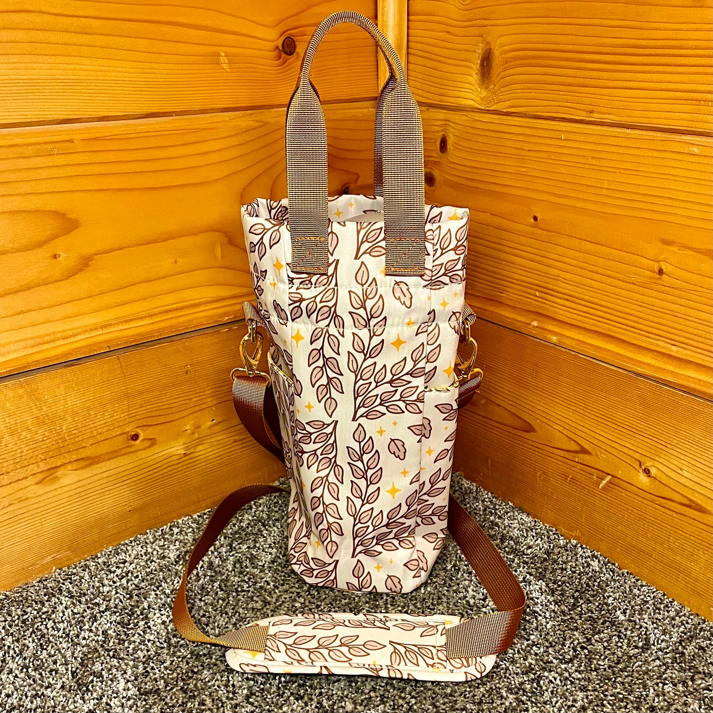 Ivory Leafy Water Bottle Bag with Fidget Zipper Pull