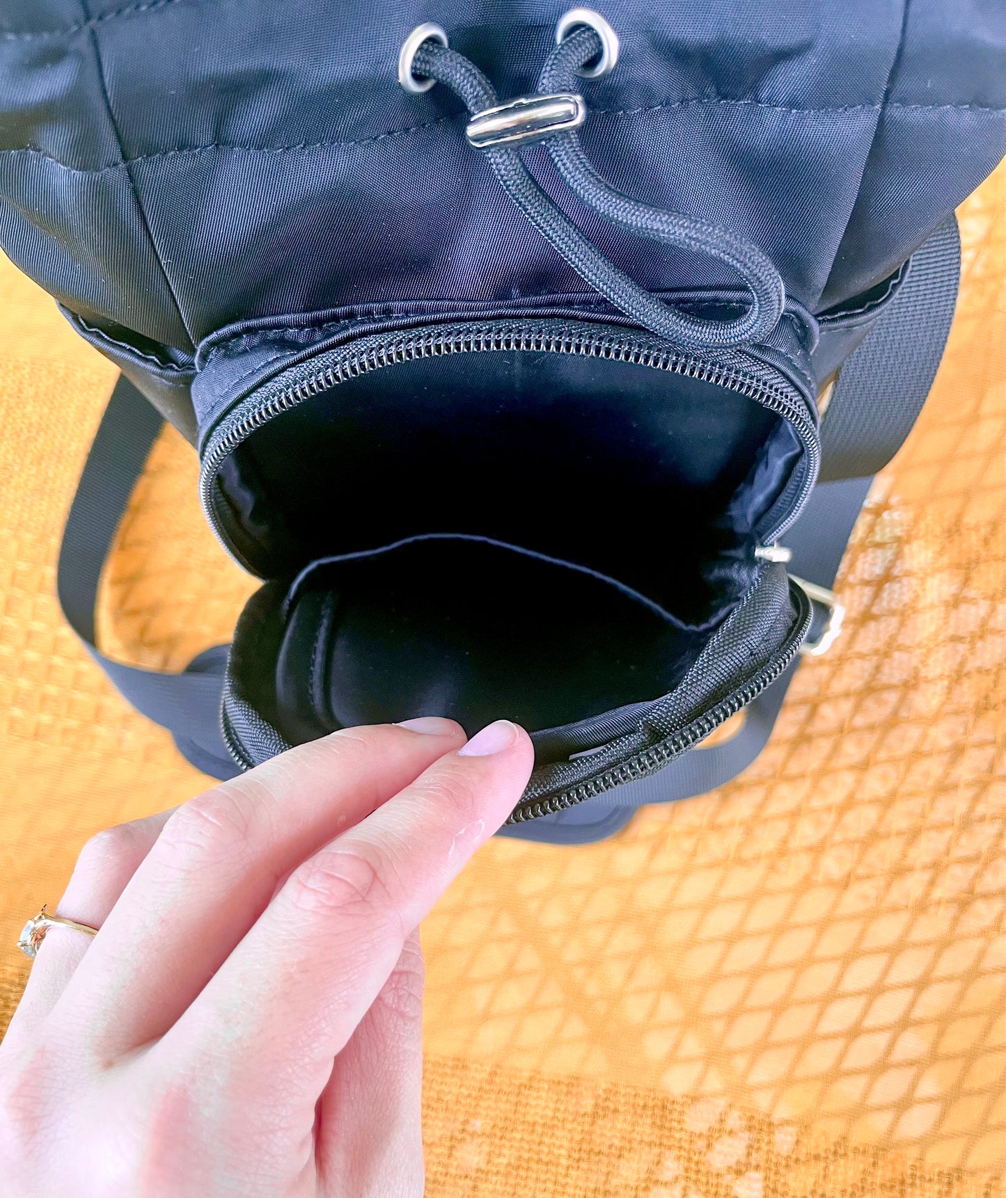 Large Black Ita Water Bottle Bag with Fidget Zipper Pull