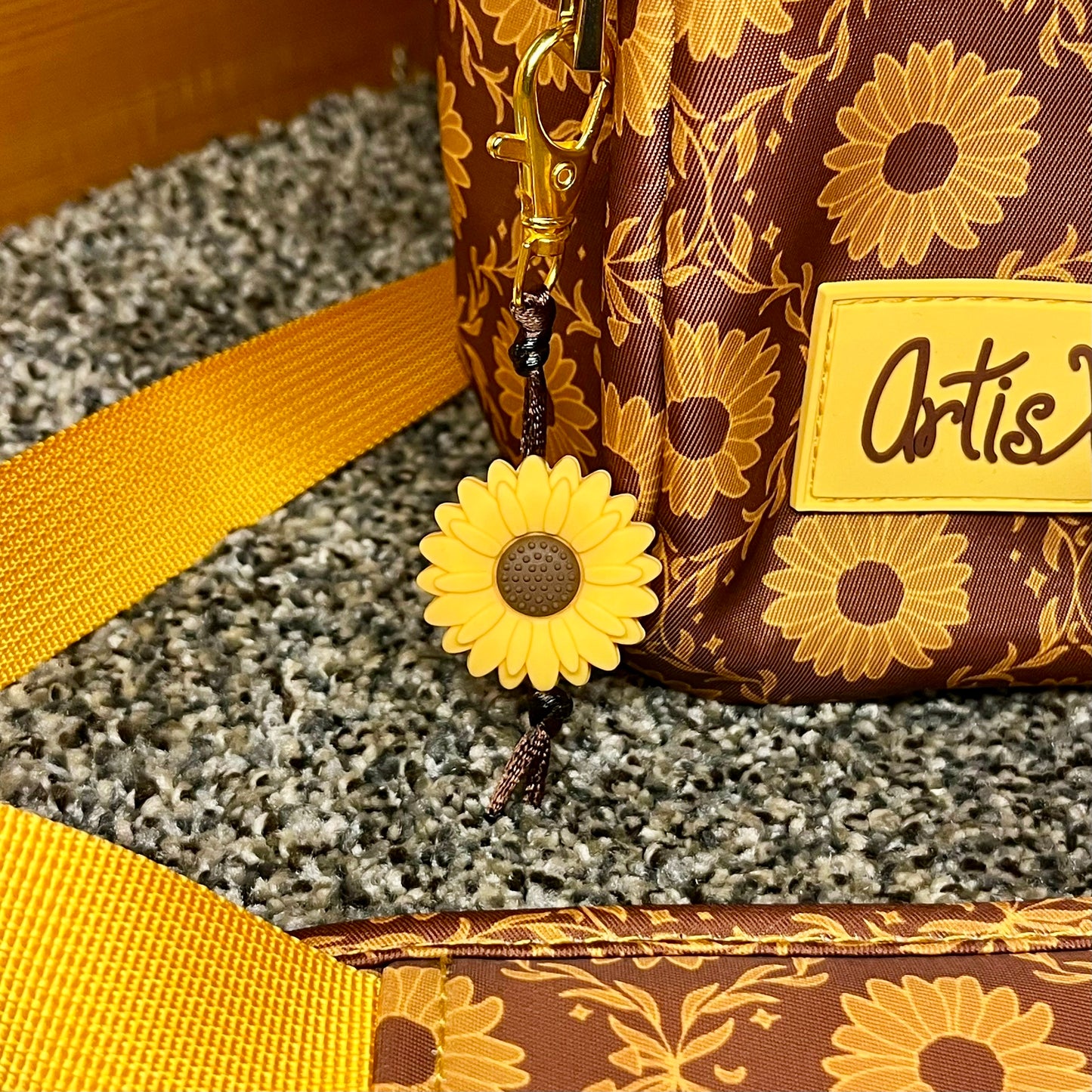 Sunflower Water Bottle Bag with Fidget Zipper Pull