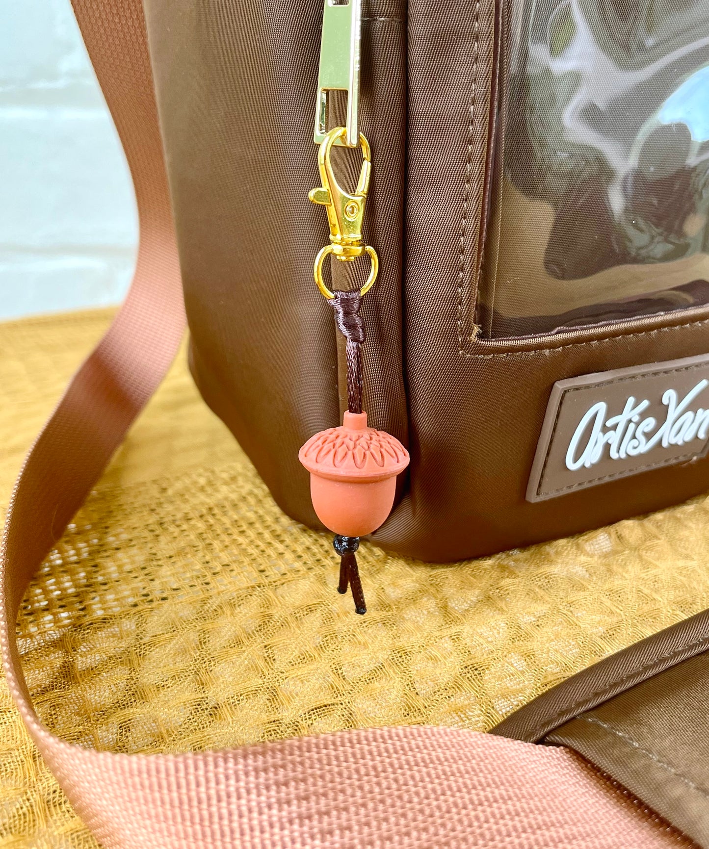 Large Brown Ita Water Bottle Bag with Fidget Zipper Pull