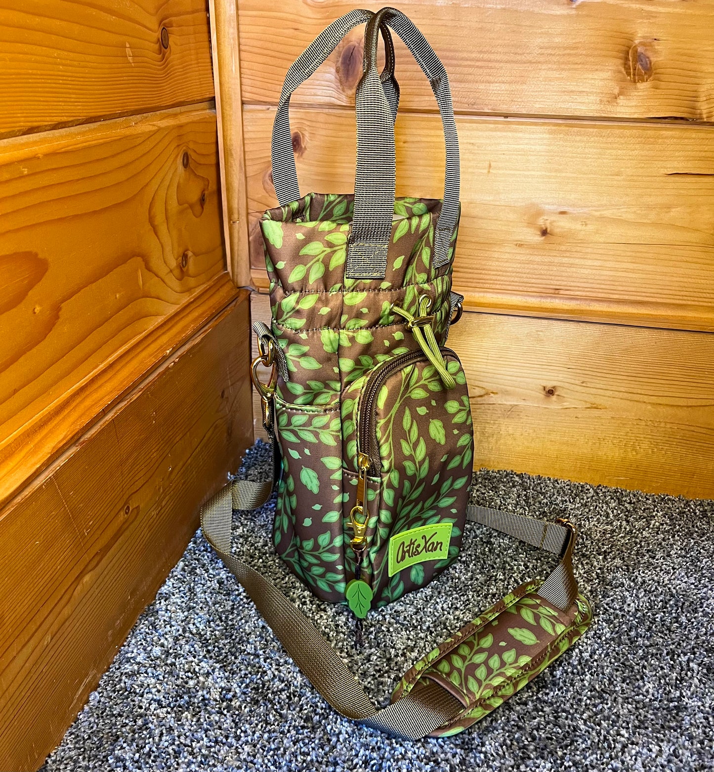 Green Leafy Water Bottle Bag with Fidget Zipper Pull