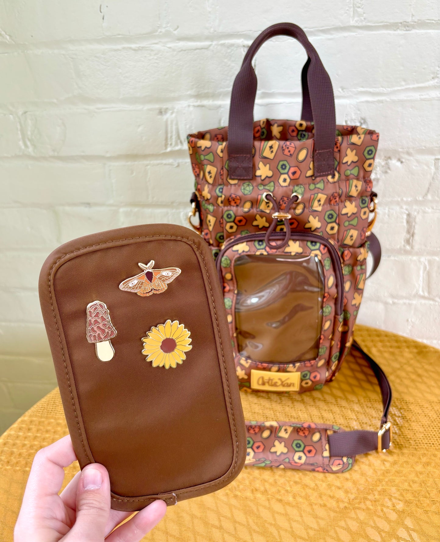 Large Brown Game Ita Water Bottle Bag with Fidget Zipper Pull