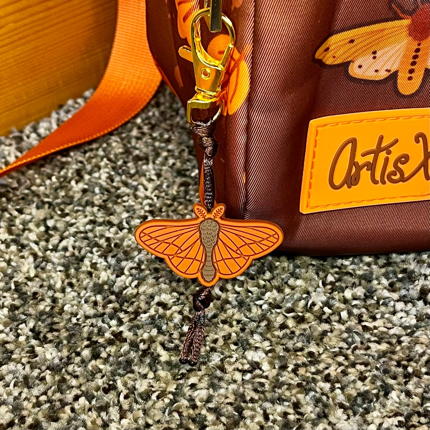 Moth Water Bottle Bag with Fidget Zipper Pull