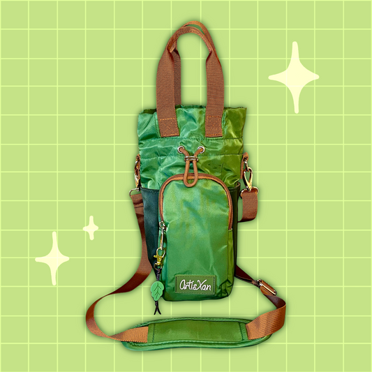 Green Water Bottle Bag with Fidget Zipper Pull