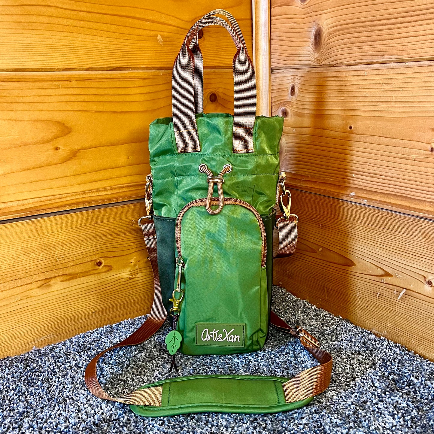 Green Water Bottle Bag with Fidget Zipper Pull